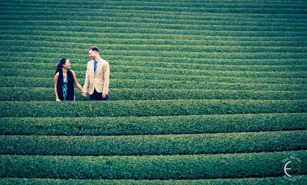 engagement-photos-jeju-island-south-korea-osulloc-museum